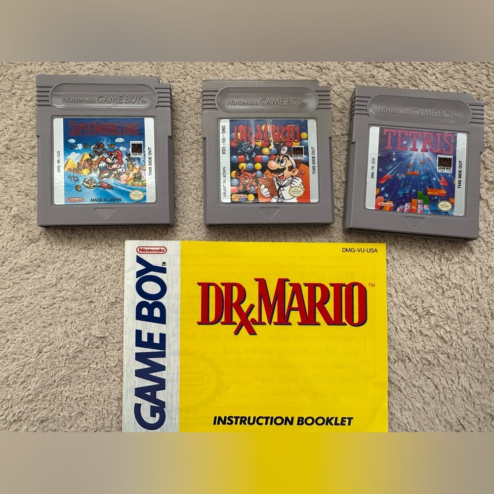 1998 classic vintage Nintendo Game Boy handheld gaming system - includes 3 games - Picture 4 of 7